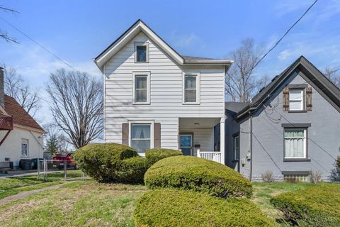 Photo of 6204 Prentice Street, Cincinnati, OH 45227 (MLS # 1872469)