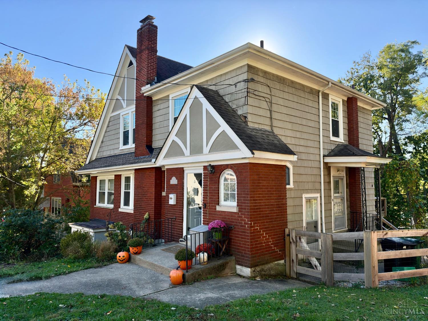 5771 Glengate Lane