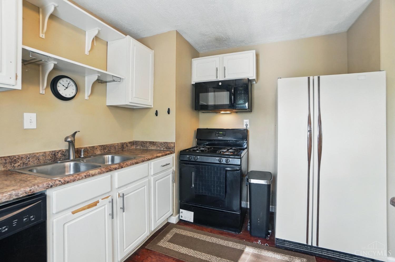 9956 Crusader Drive, Colerain Twp, Ohio image 12