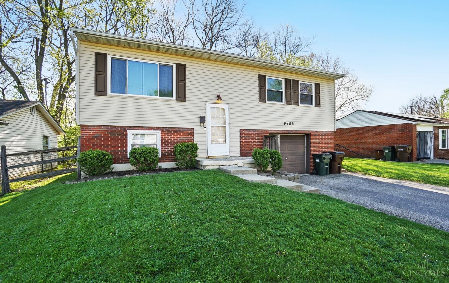 9956 Crusader Drive, Colerain Twp, Ohio image 3