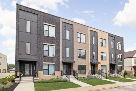 Photo of 1611 Everly Place, Cincinnati, OH 45206 (MLS # 1857992)