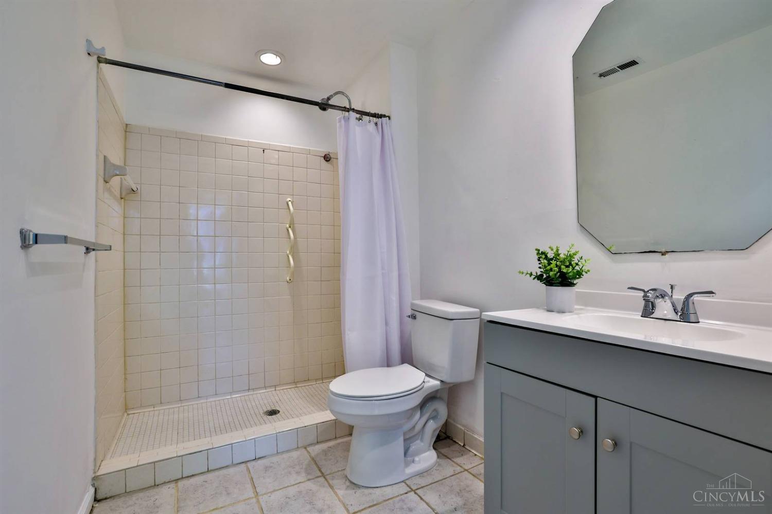907 Paradrome Street, Cincinnati, Ohio image 22