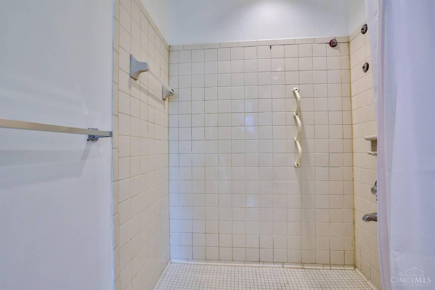907 Paradrome Street, Cincinnati, Ohio image 23