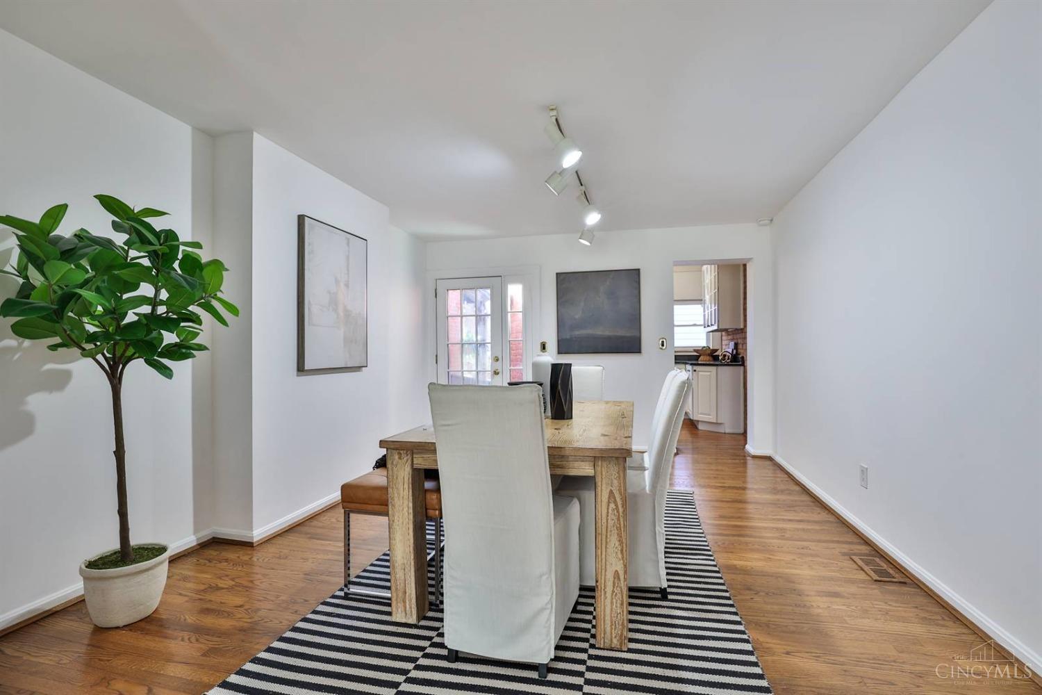 907 Paradrome Street, Cincinnati, Ohio image 11