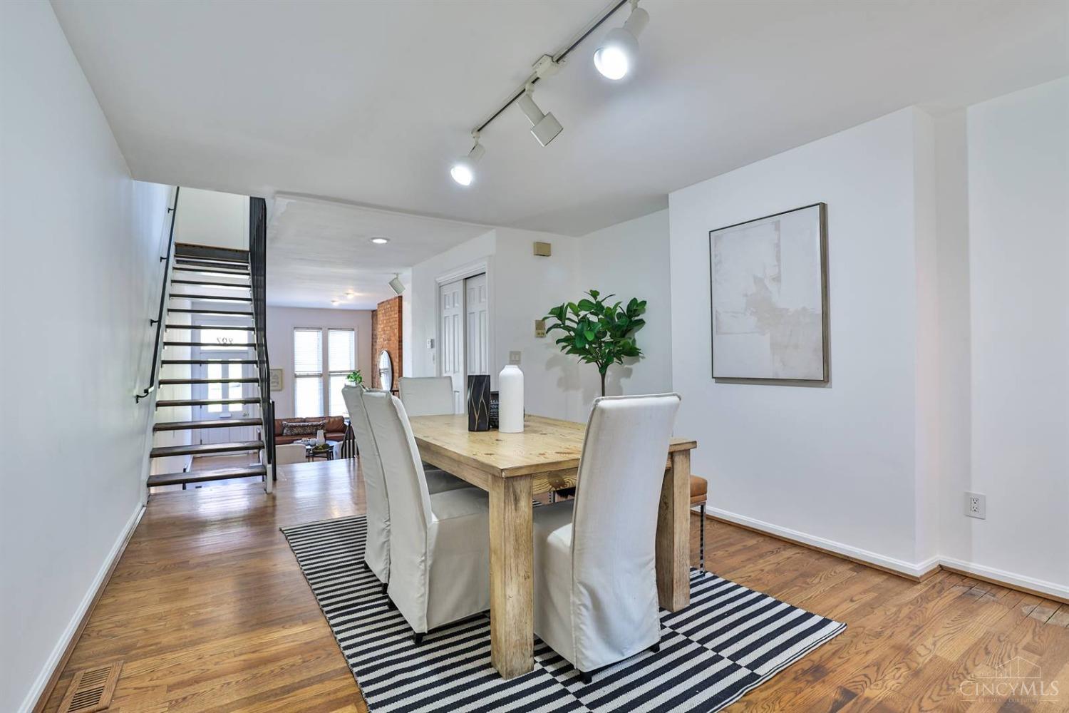 907 Paradrome Street, Cincinnati, Ohio image 12