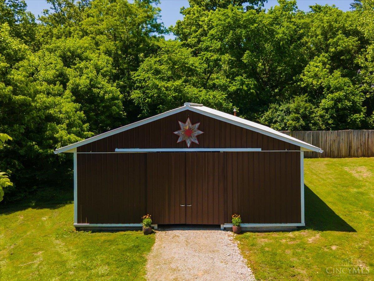 307 Bear Creek Drive, Felicity, Ohio image 5