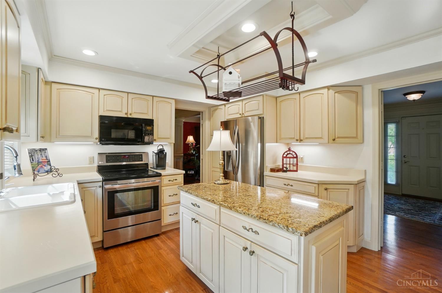 6385 Derbyshire Lane, Loveland, Ohio image 19
