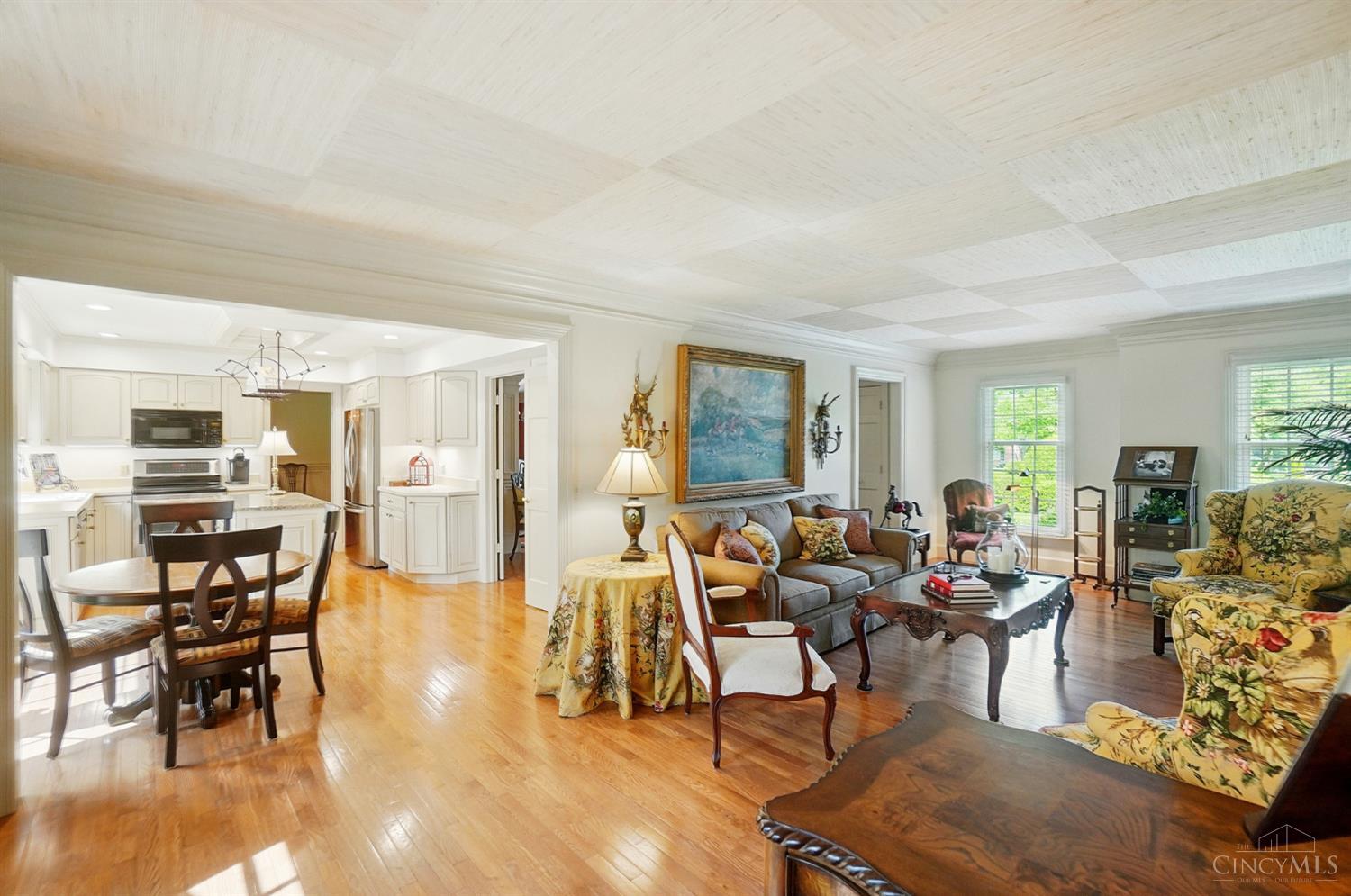 6385 Derbyshire Lane, Loveland, Ohio image 16