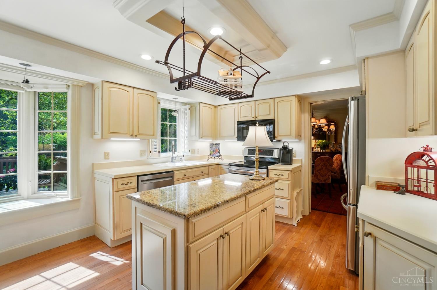 6385 Derbyshire Lane, Loveland, Ohio image 18