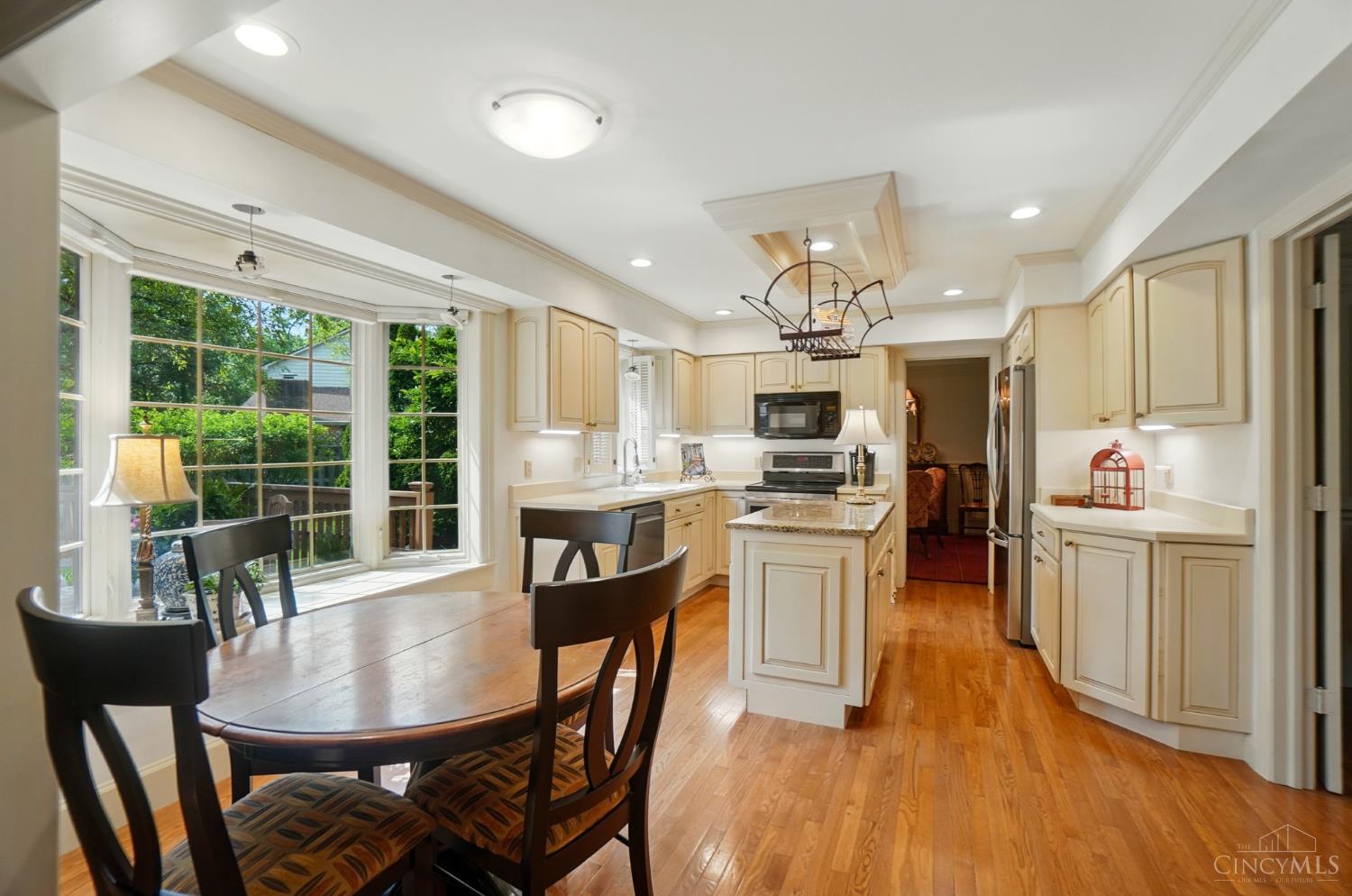 6385 Derbyshire Lane, Loveland, Ohio image 17