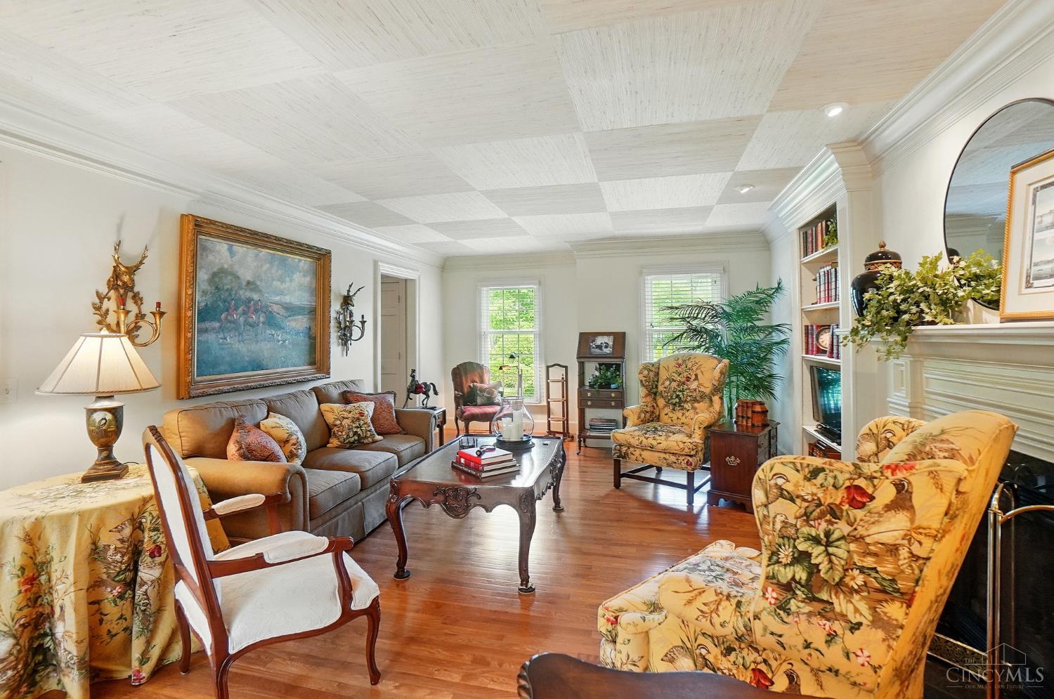 6385 Derbyshire Lane, Loveland, Ohio image 12
