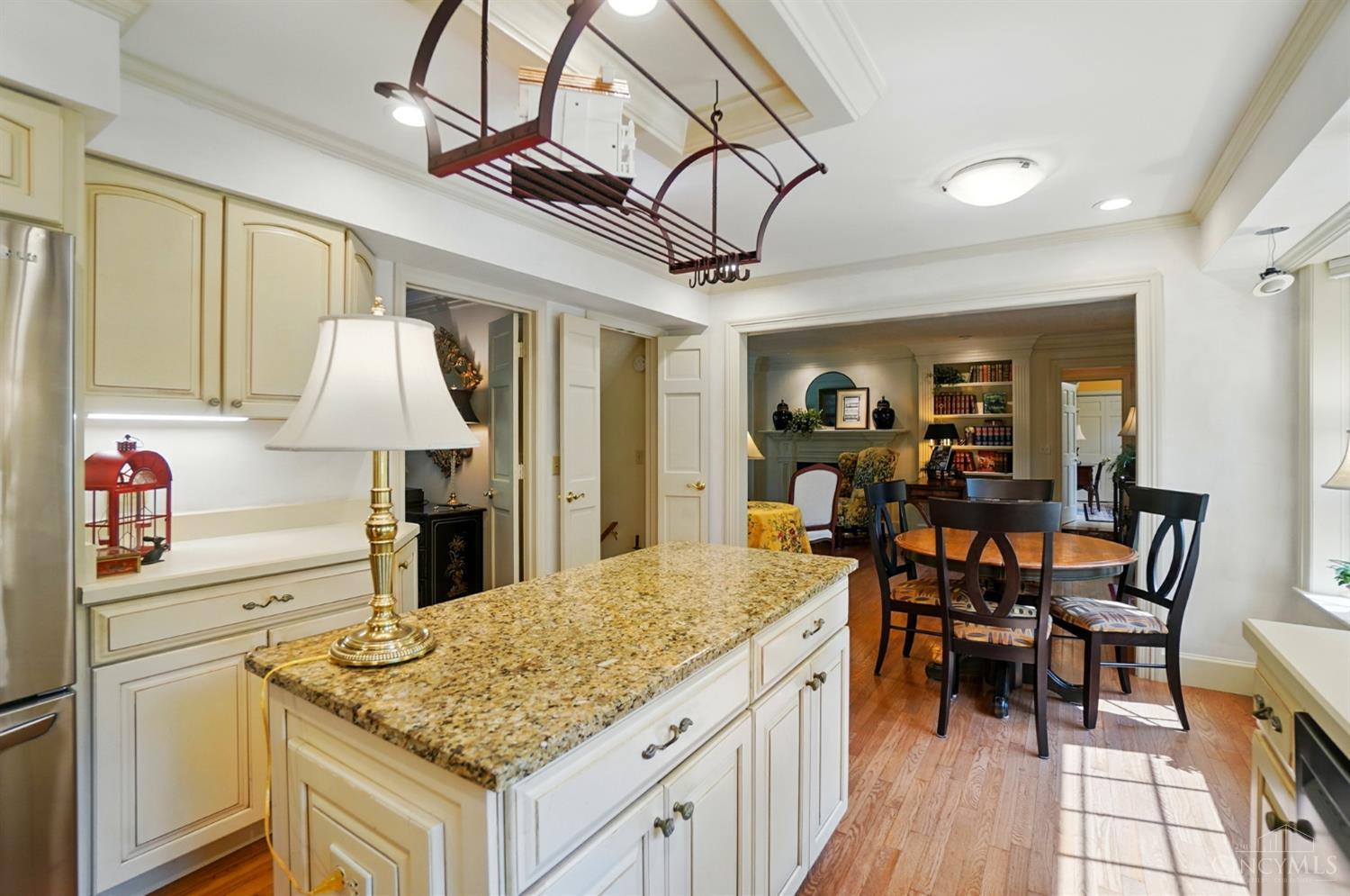 6385 Derbyshire Lane, Loveland, Ohio image 20