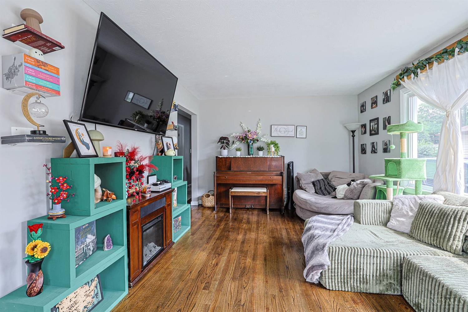 387 E Pike Street