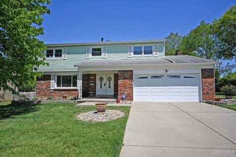 Photo of 11282 Lincolnshire Drive, Cincinnati, OH 45240 (MLS # 1876499)