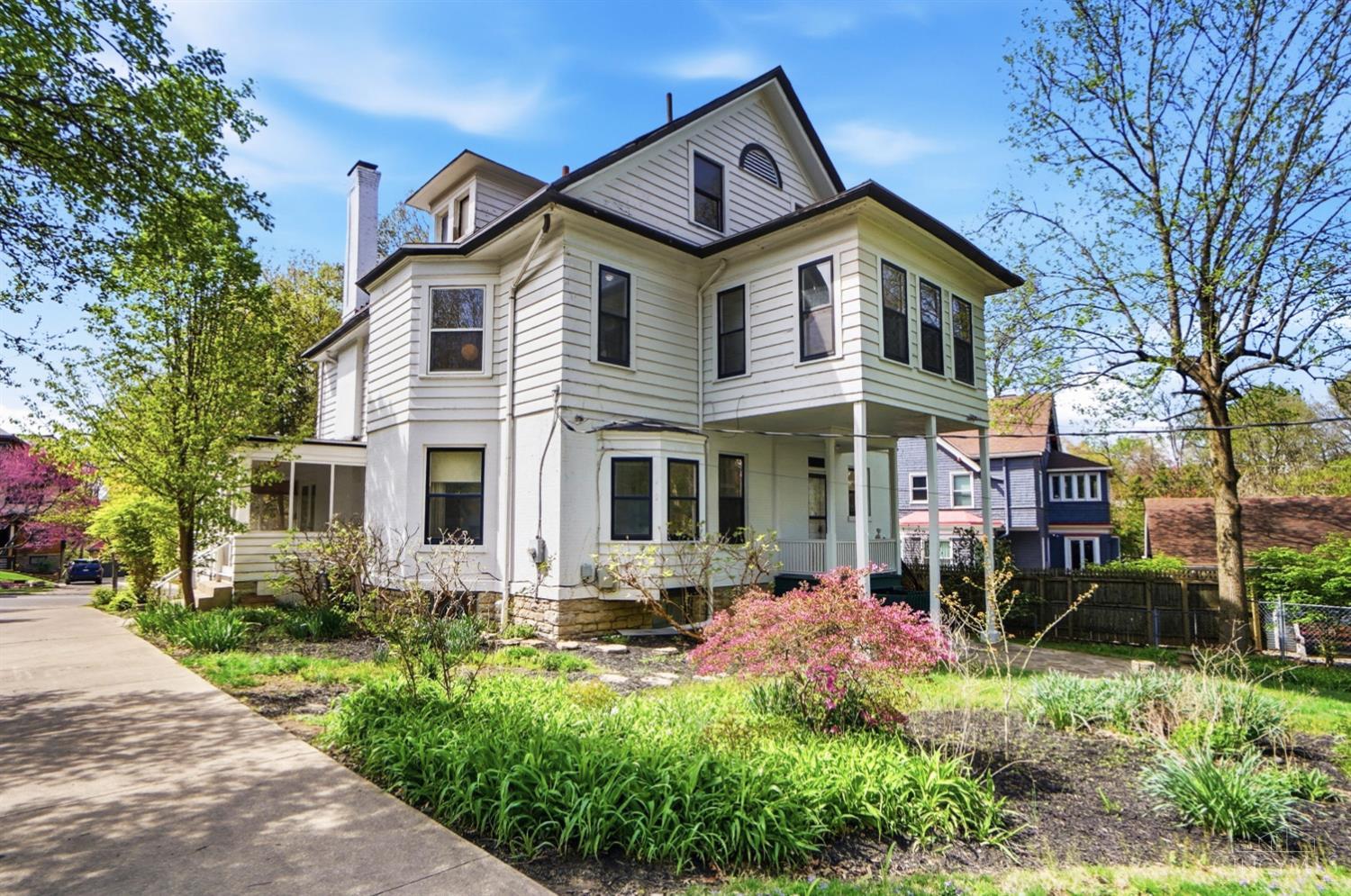 3990 Beechwood Avenue