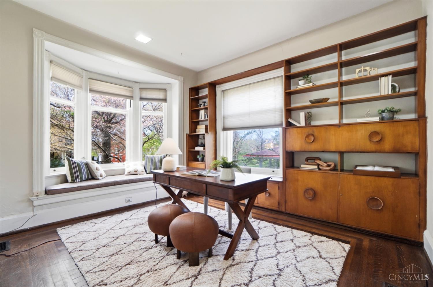 3990 Beechwood Avenue