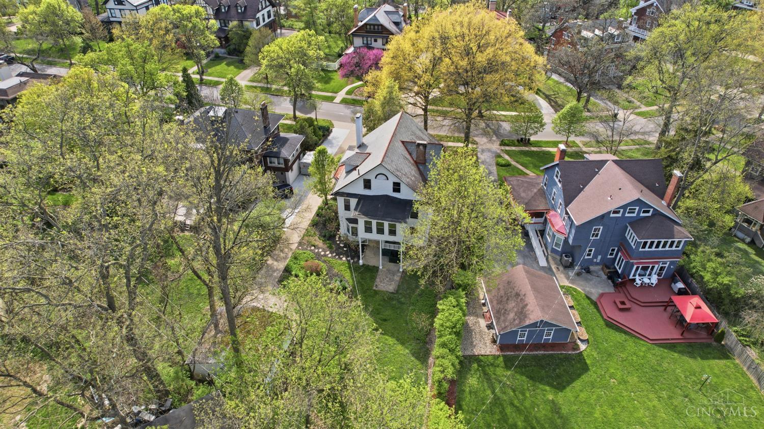 3990 Beechwood Avenue