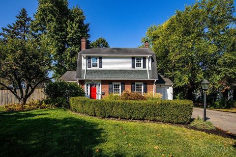 Photo of 5039 W Eastwood Circle, Cincinnati, OH 45227 (MLS # 1856308)