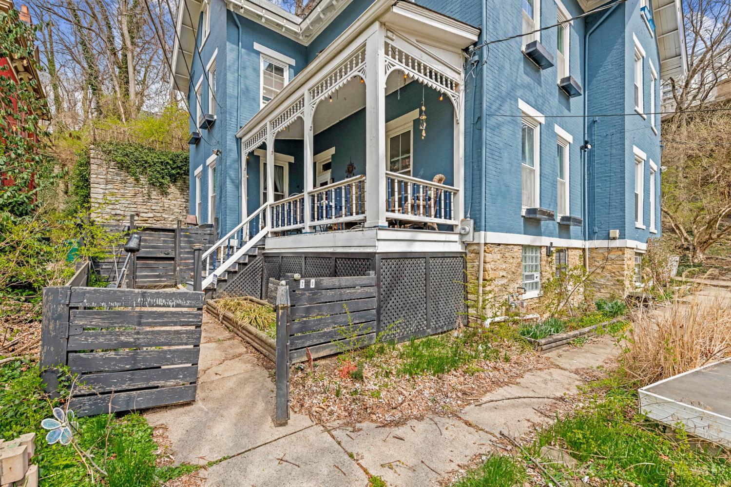 2106 Kemper Lane