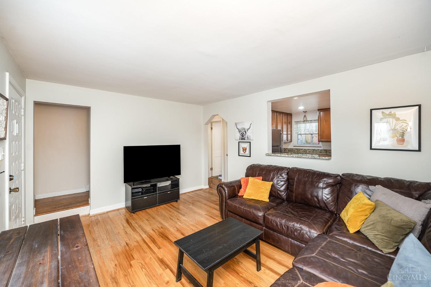 4364 Victor Avenue, Blue Ash, Ohio image 4