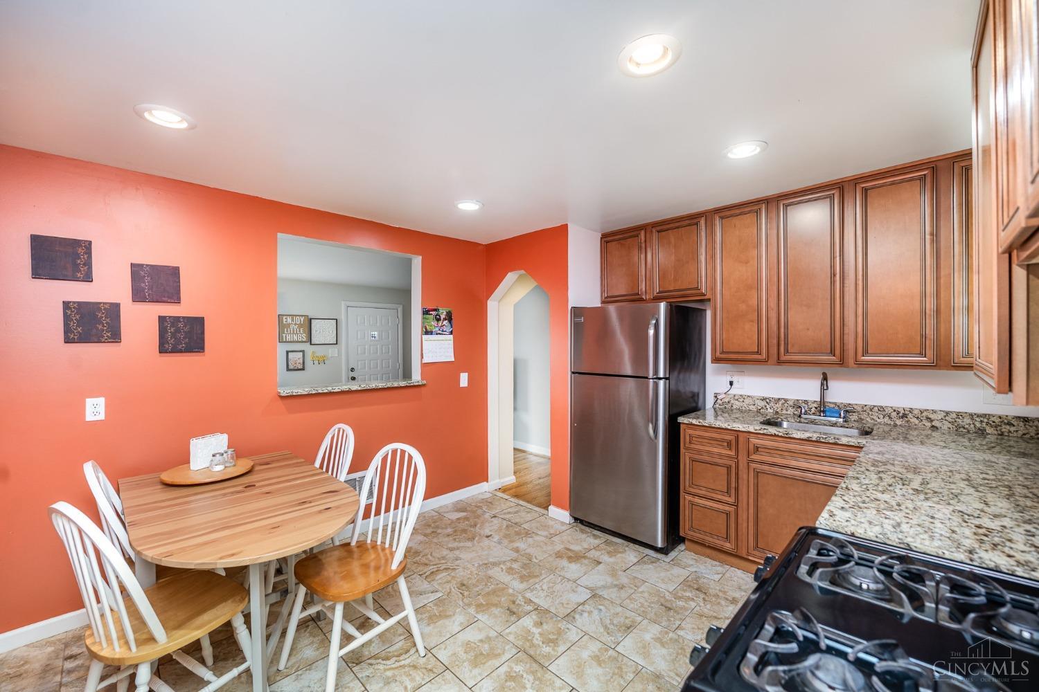 4364 Victor Avenue, Blue Ash, Ohio image 7