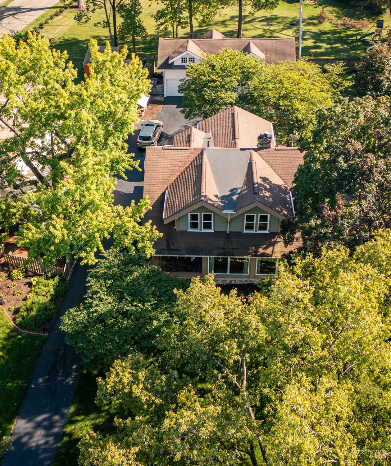 204 W Schantz Avenue