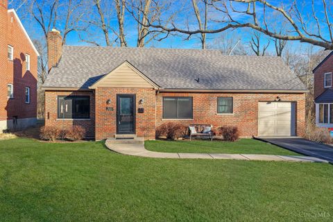 Photo of 1630 Dell Terrace, Cincinnati, OH 45230 (MLS # 1865741)