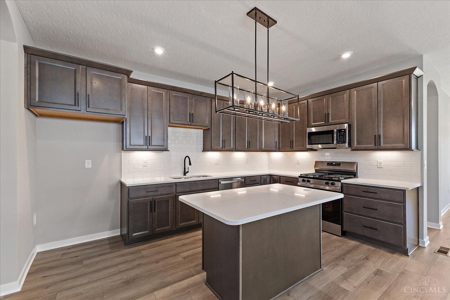 15 Annie Grove Lane, Springboro, Ohio image 2