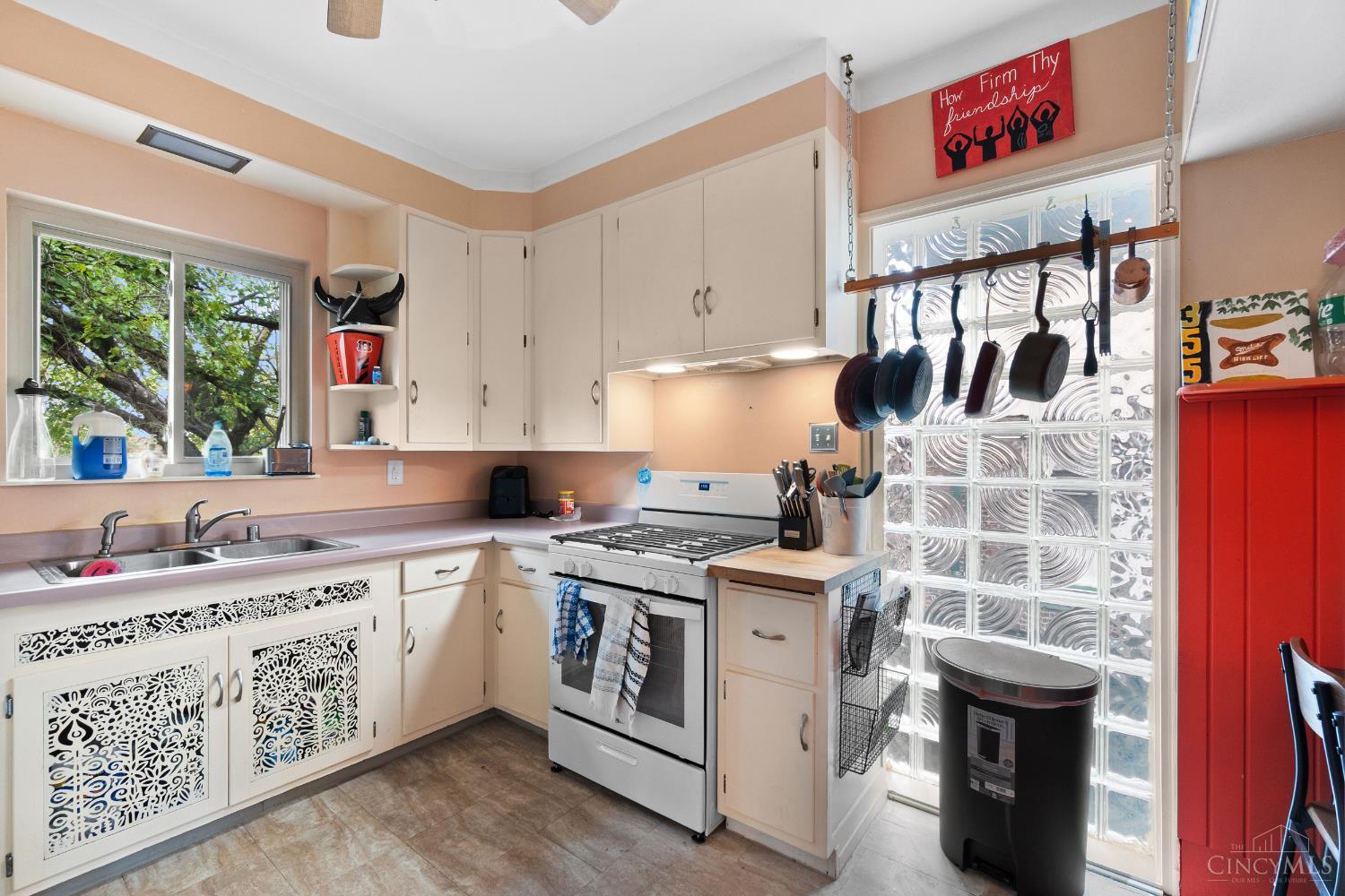 2523 Valley View Court