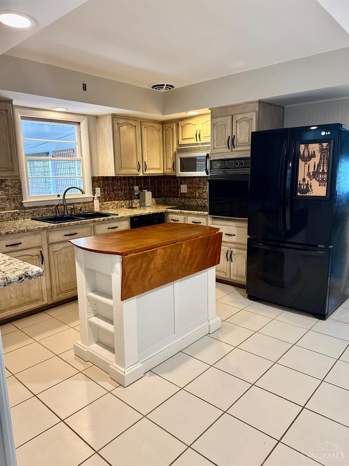 Hamilton, Ohio 45013, United States, 2 Bedrooms Bedrooms, ,1 BathroomBathrooms,Residential,Active,172230