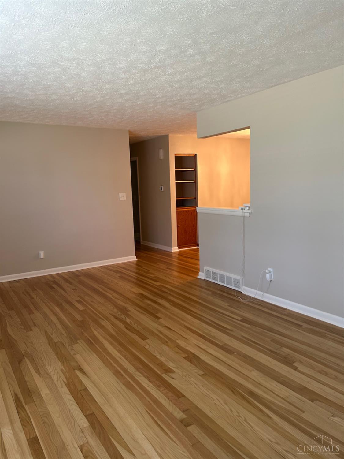 Hamilton, Ohio 45013, United States, 2 Bedrooms Bedrooms, ,1 BathroomBathrooms,Residential,Active,172230