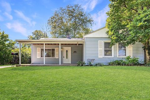 Photo of 6519 Rainbow Lane, Cincinnati, OH 45230 (MLS # 1860092)