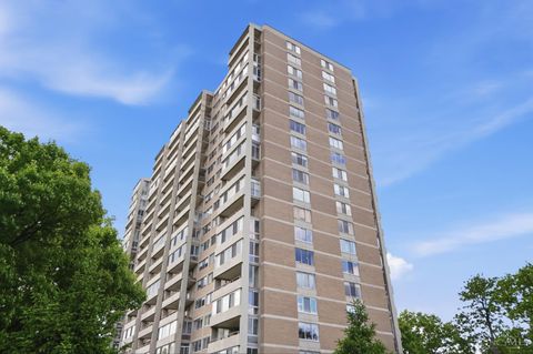 Photo of 2324 Madison Road #303, Cincinnati, OH 45208 (MLS # 1877789)