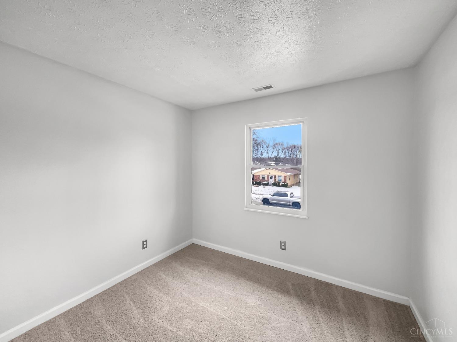 4705 Bonita Drive, Middletown, Ohio image 18