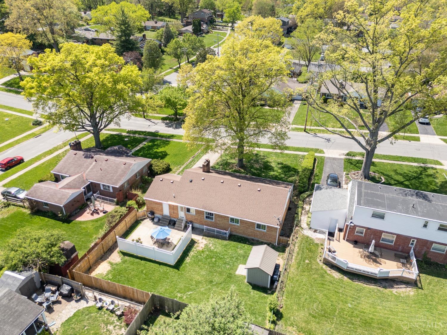 1112 Alnetta Drive, Anderson Twp, Ohio image 18