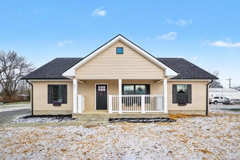 Photo of 401 Elmwood Court, Georgetown, OH 45121 (MLS # 1864250)
