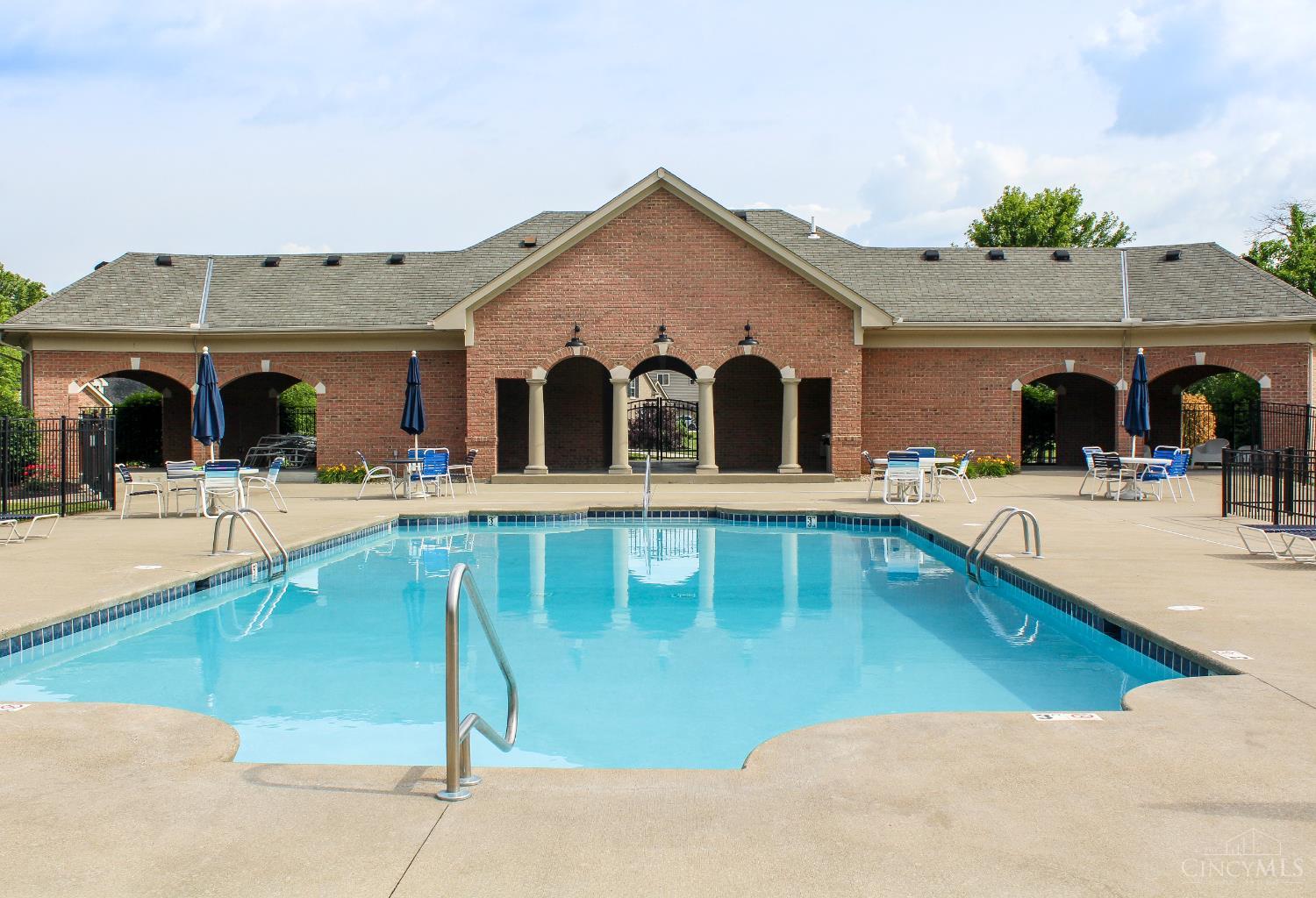 5455 Sheldon Close Street, Franklin, Ohio image 3