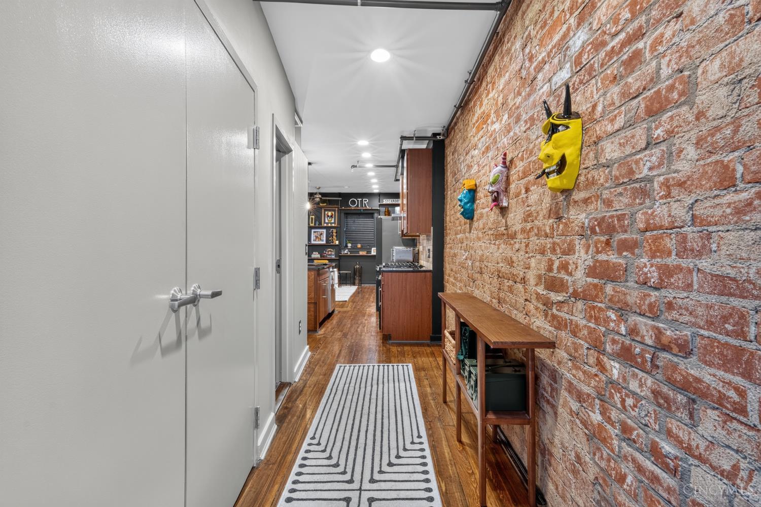 1237 Vine Street 7
