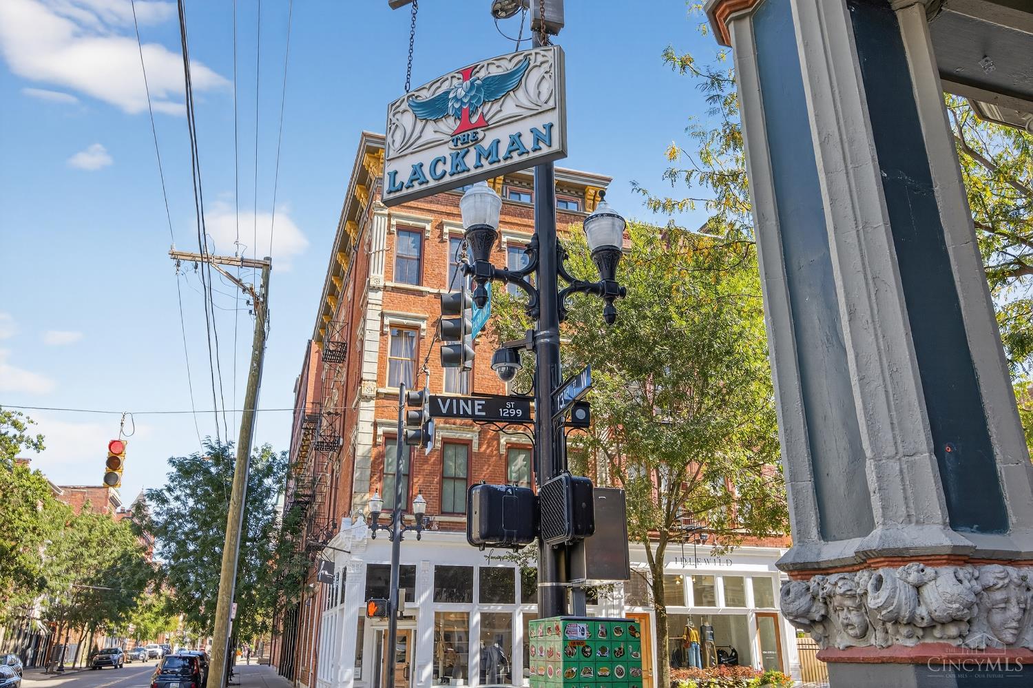 1237 Vine Street 7