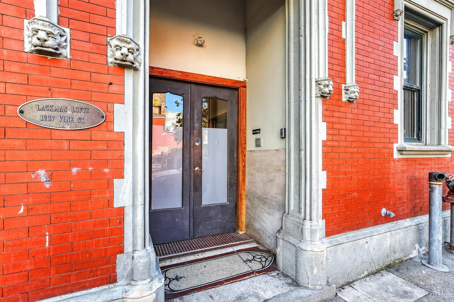 1237 Vine Street 7