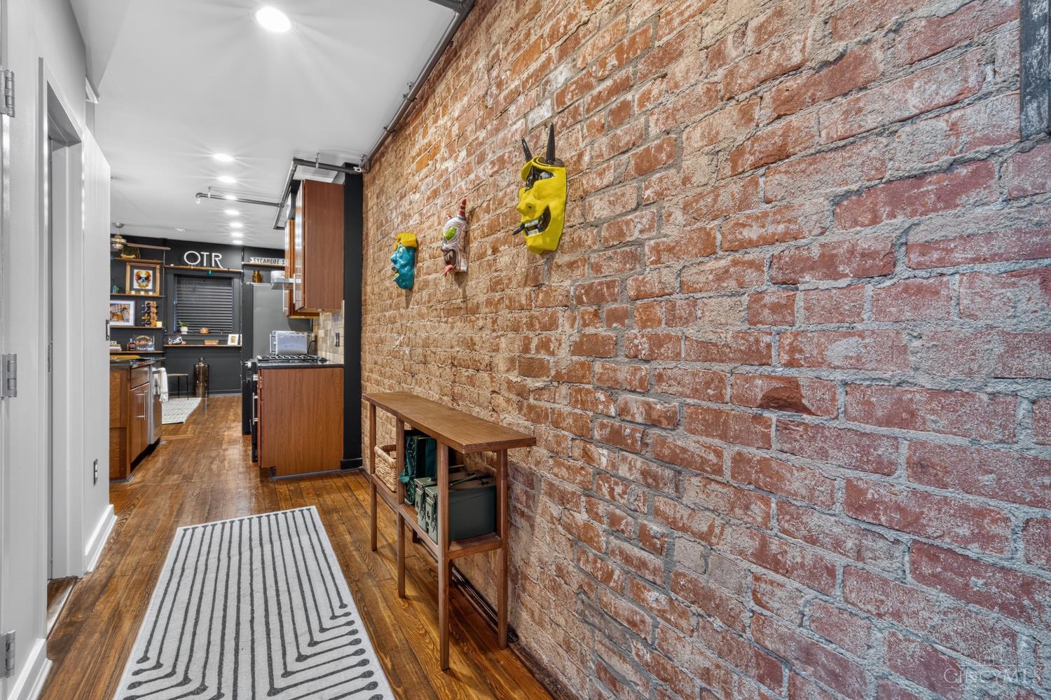 1237 Vine Street 7