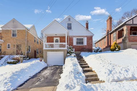 Photo of 4115 Paxton Woods Drive, Cincinnati, OH 45209 (MLS # 1867426)