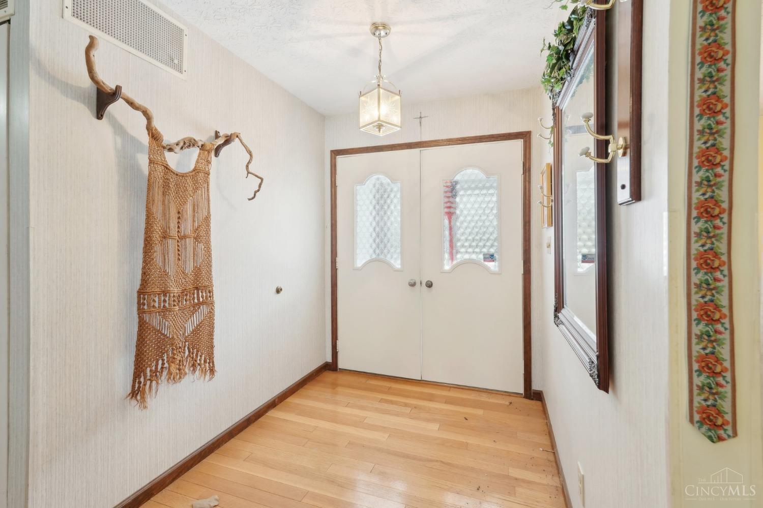 3475 Cherryhill Drive, Fairfield, Ohio image 6