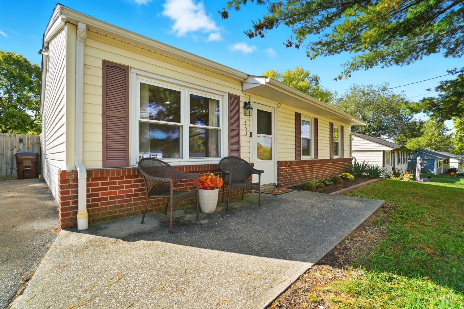 453 Glenrose Lane