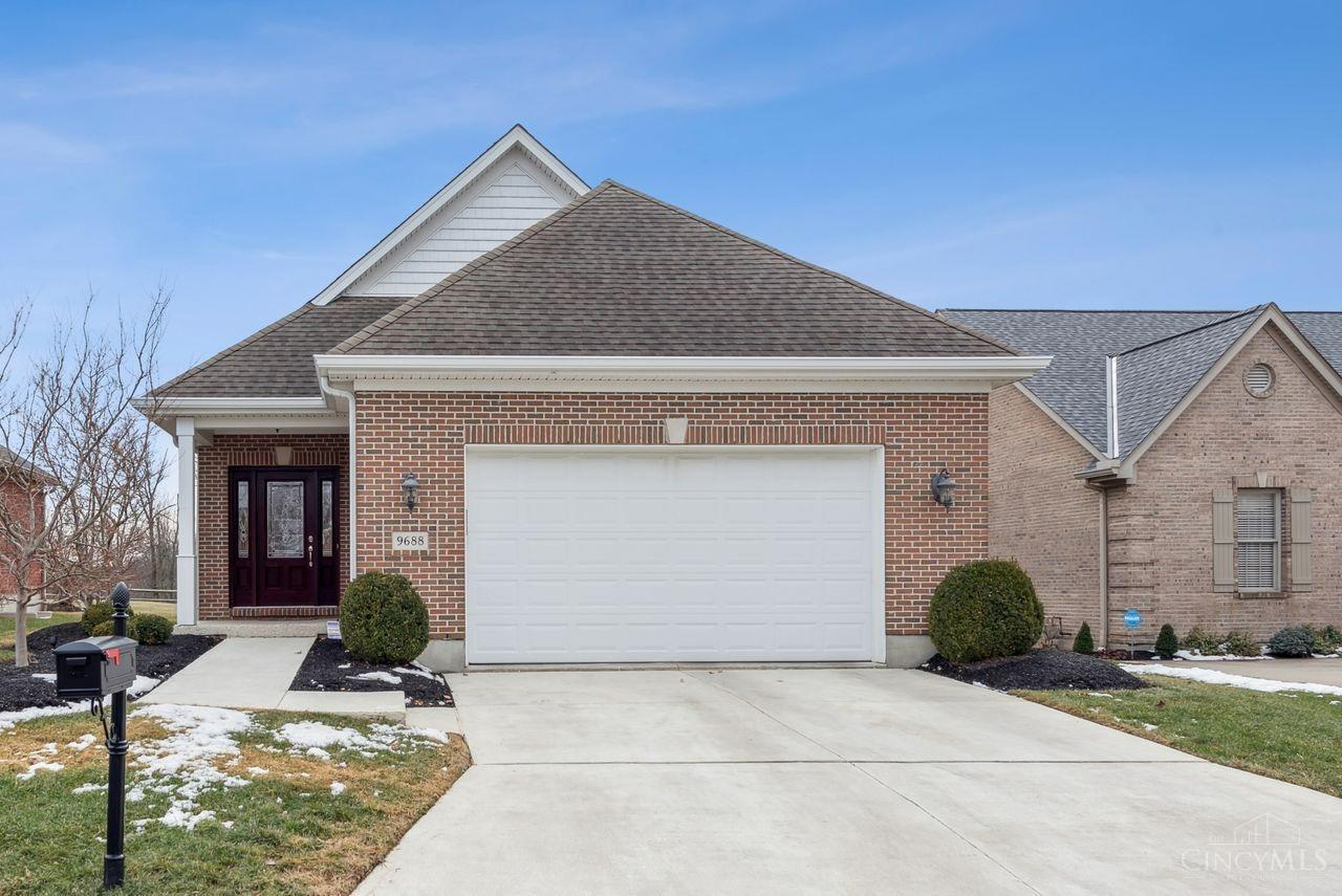 9688 Pebble View Drive, Colerain Twp, Ohio image 1