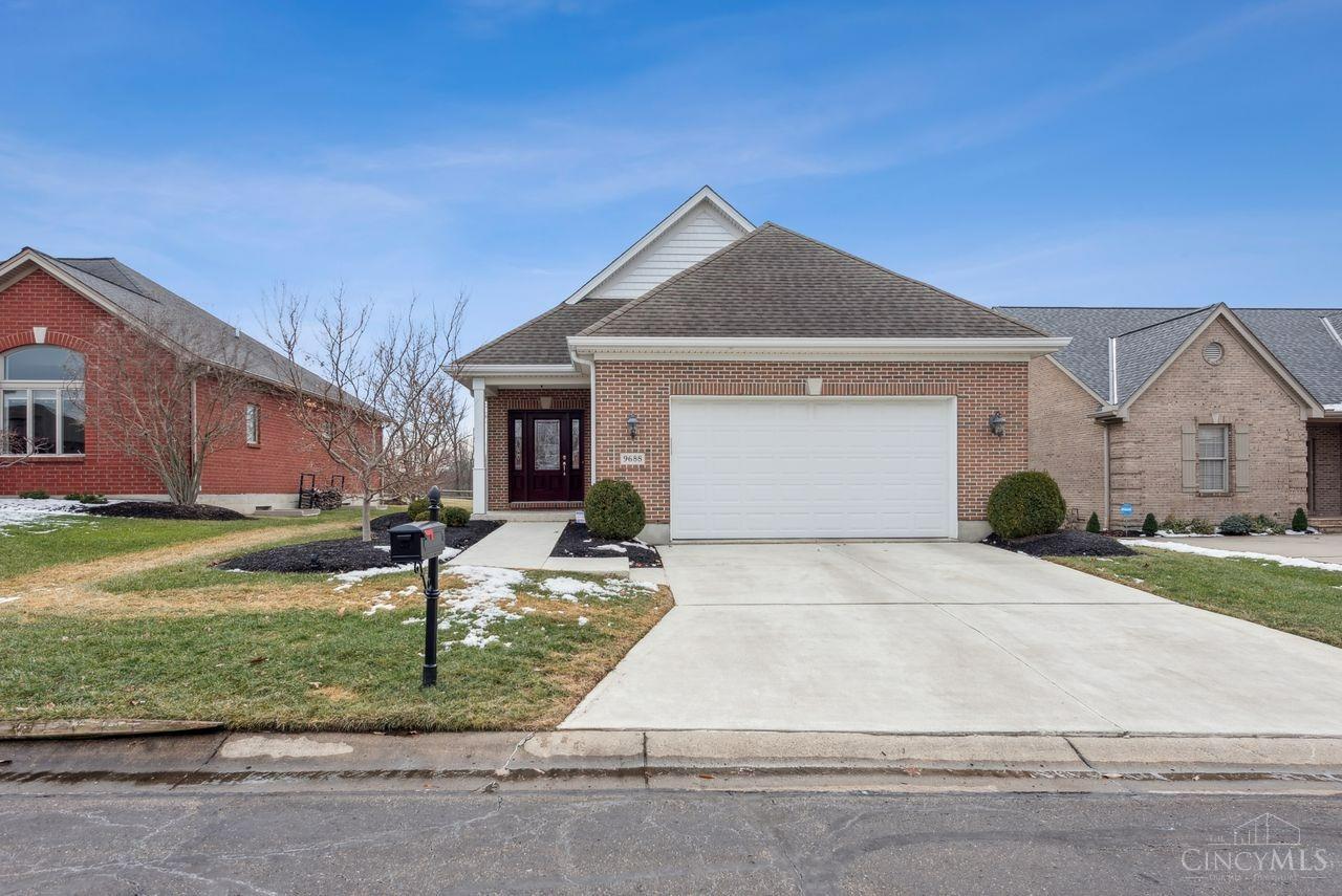 9688 Pebble View Drive, Colerain Twp, Ohio image 2