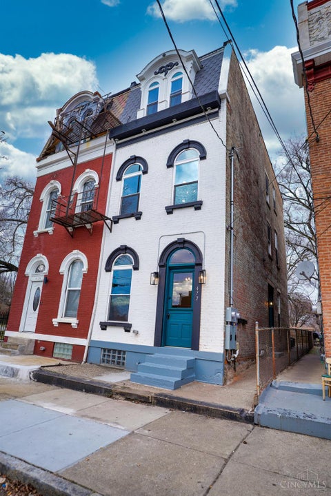 Apartment For Rent - 472 Dayton Street<br/> Cincinnati, OH 45214