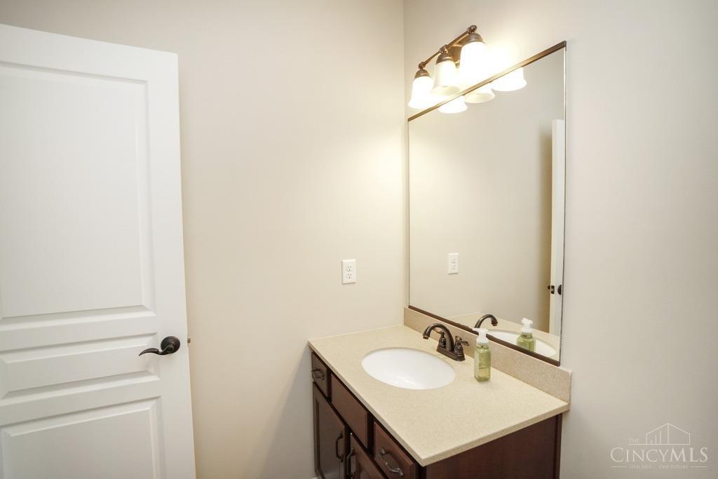 5208 Othello Drive, Middletown, Ohio image 13