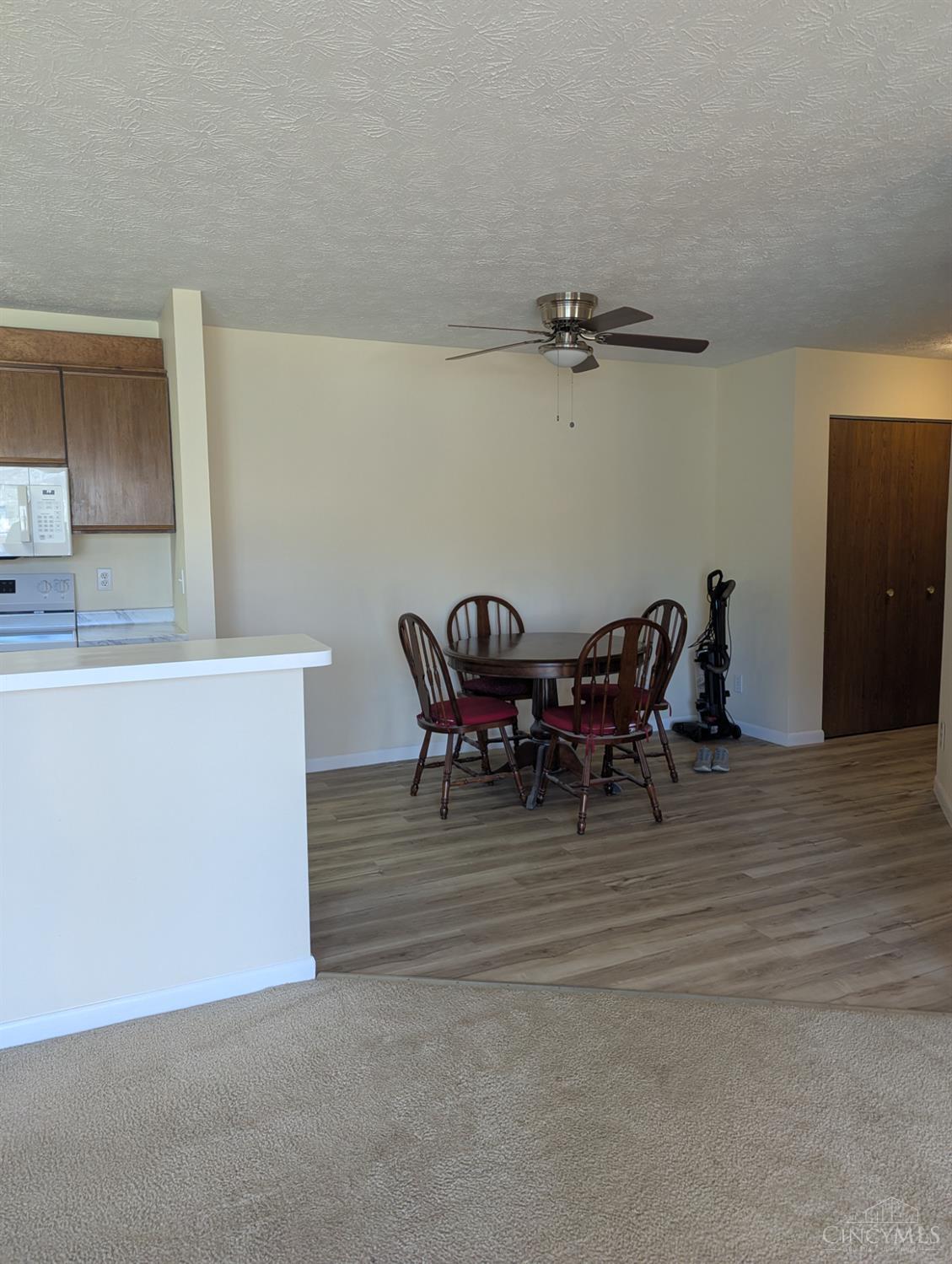 5985 Meadow Creek Drive 8