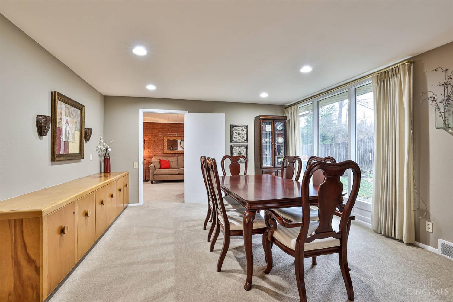 715 Oakwood Drive, Hamilton, Ohio image 14